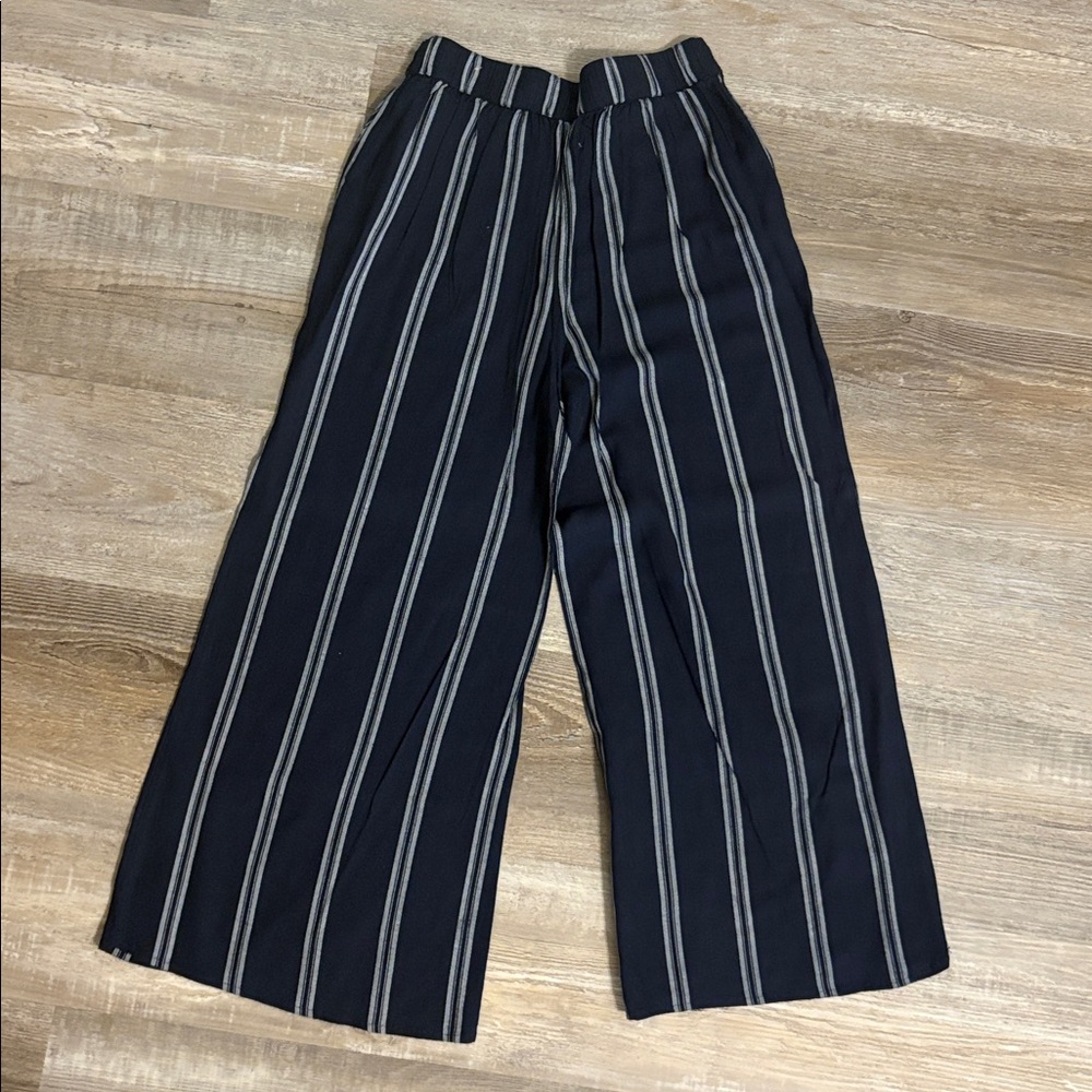 Hollister Pant - Picture 3 of 3